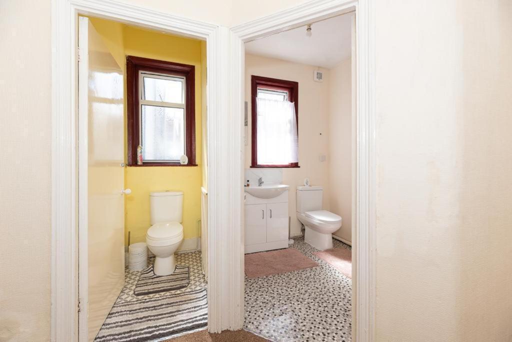 Barking Road Comfy House Apartment London Exterior photo