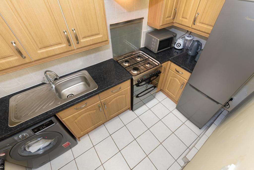 Barking Road Comfy House Apartment London Exterior photo